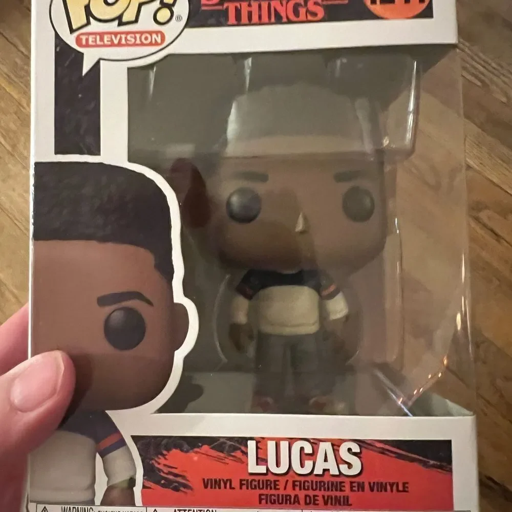 Funko Pop Stranger Thingsngs Vinyl Figure LUCAS SINCLAIR - Picture 3 of 10